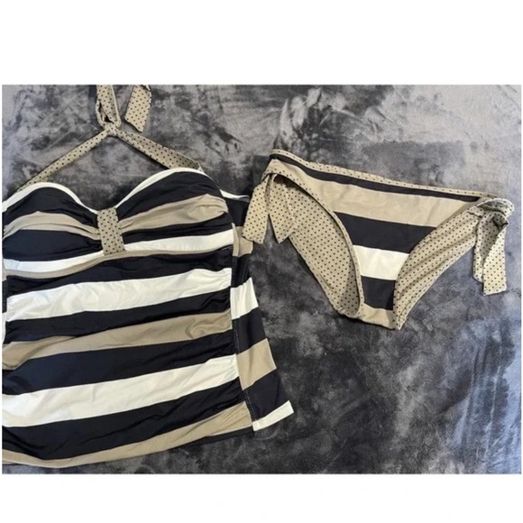 3 Piece Swim Tommy Bahama Reversible Stripe Polka Dot Tankini and Bottoms Set - Picture 2 of 5